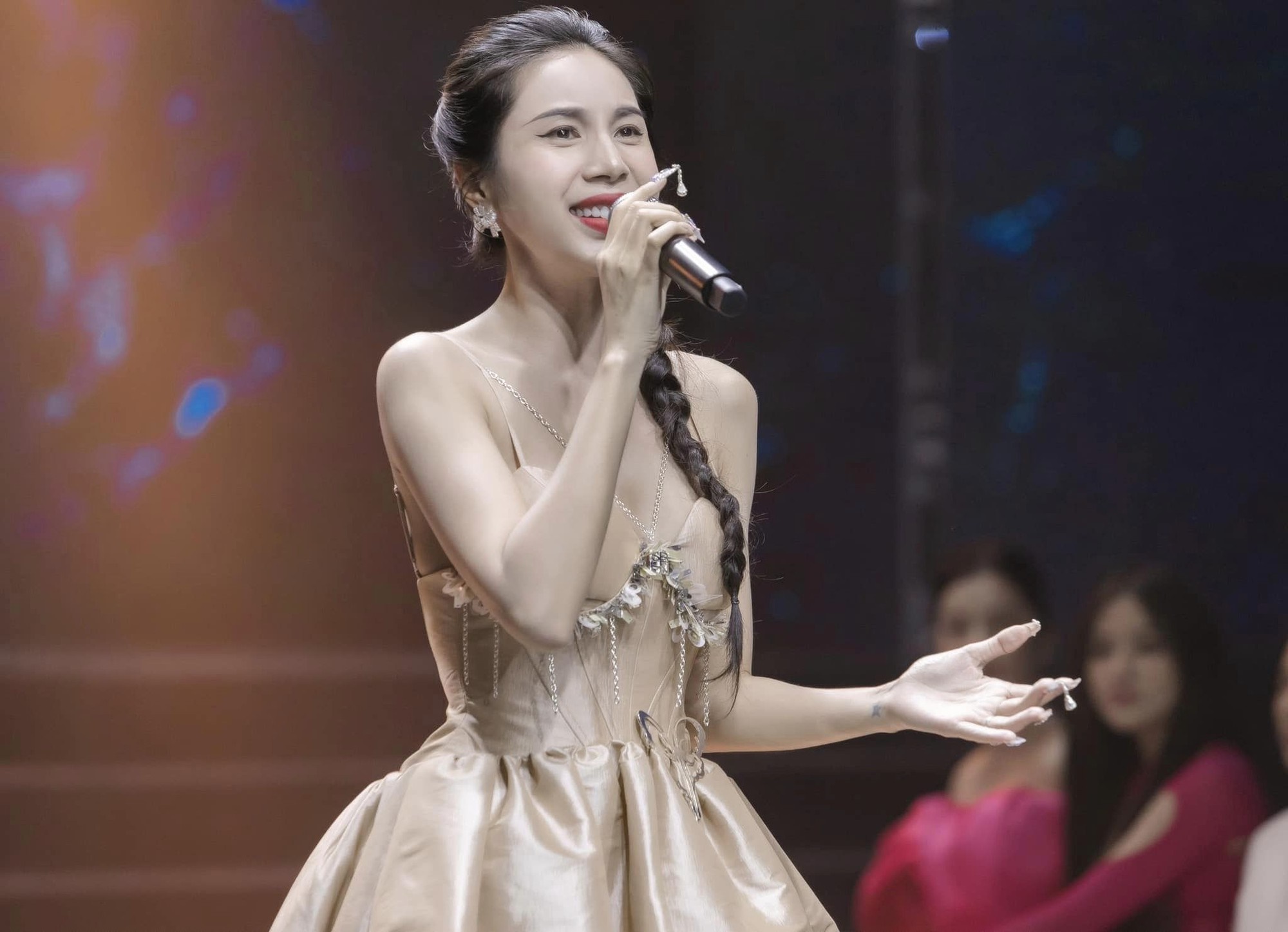 Hợp Đồng Độc Quyền – Rào Cản Khó Qua